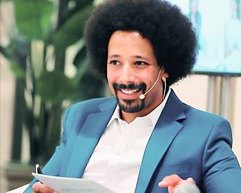 Moderator Flo Akinbiyi Moderatorenpool